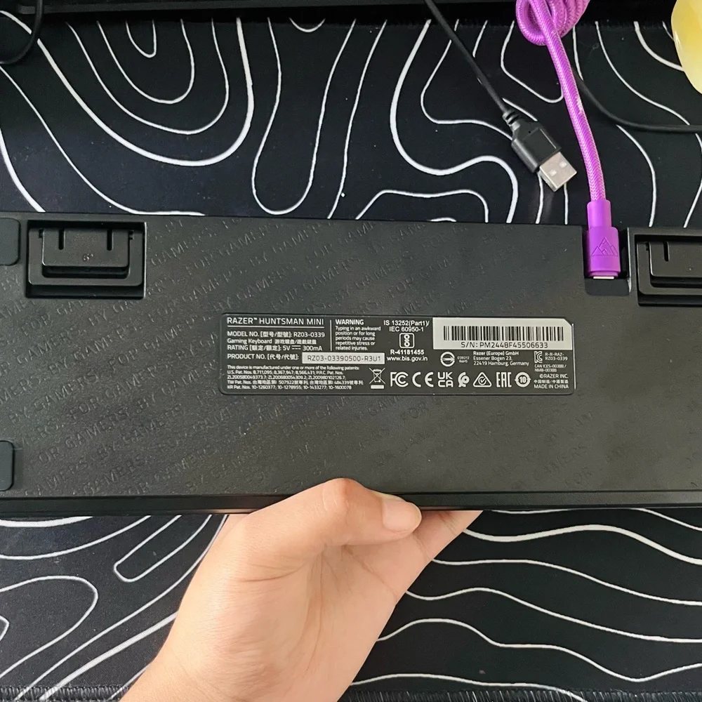 Razer Huntsman mini 60% black with purple switches